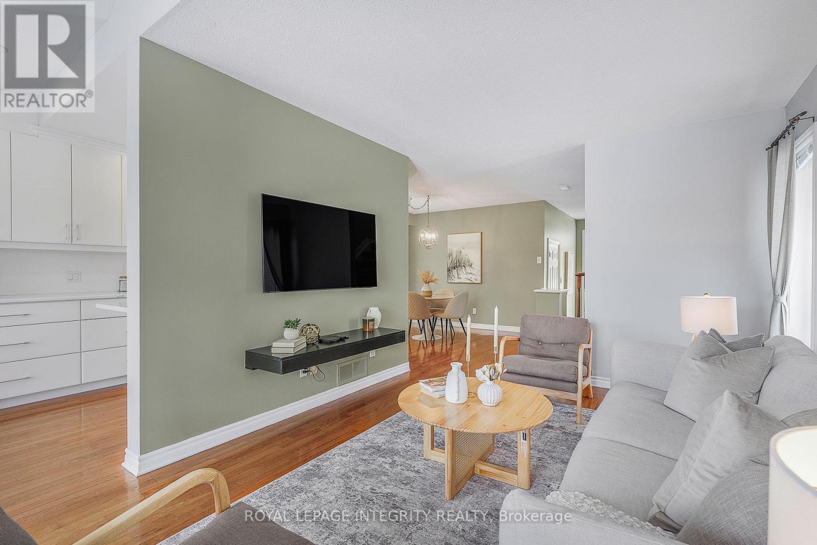 1033 Markwick Crescent