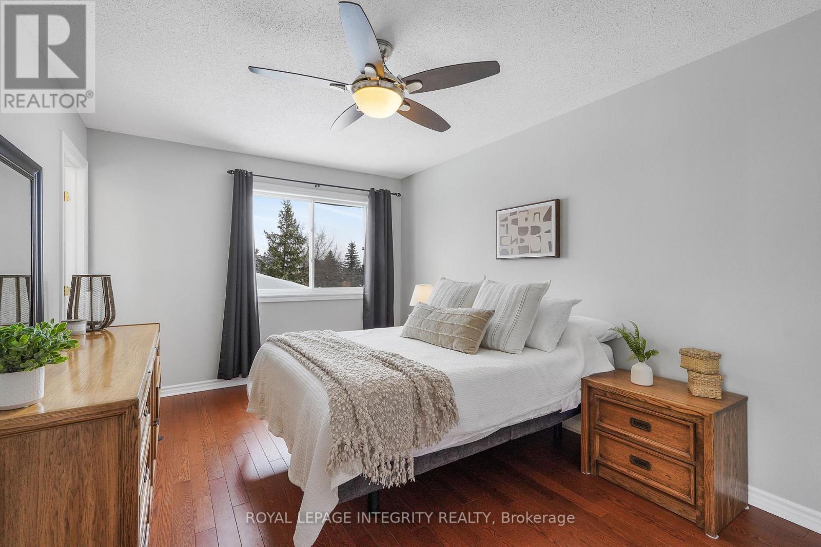 1033 Markwick Crescent