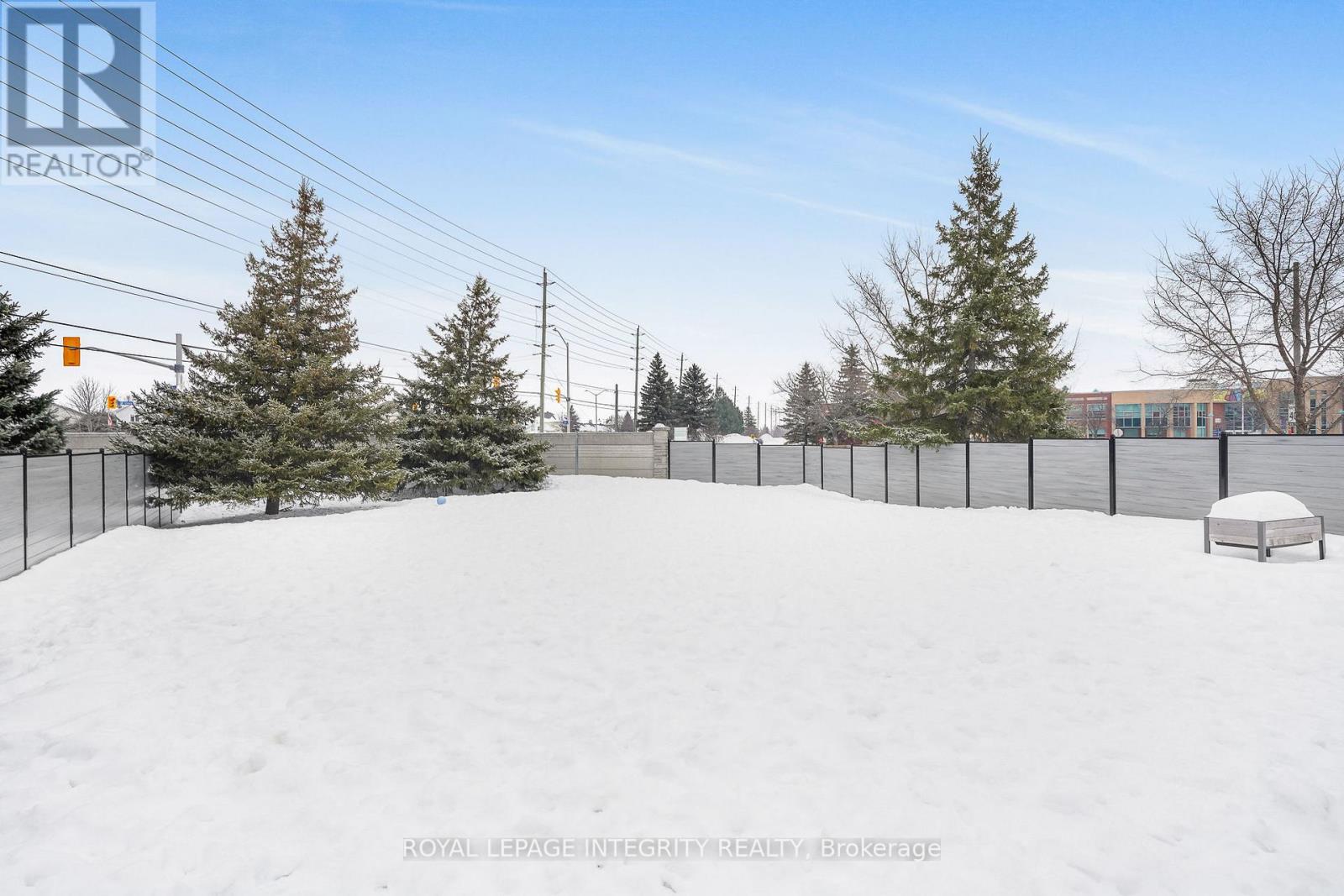 1033 Markwick Crescent