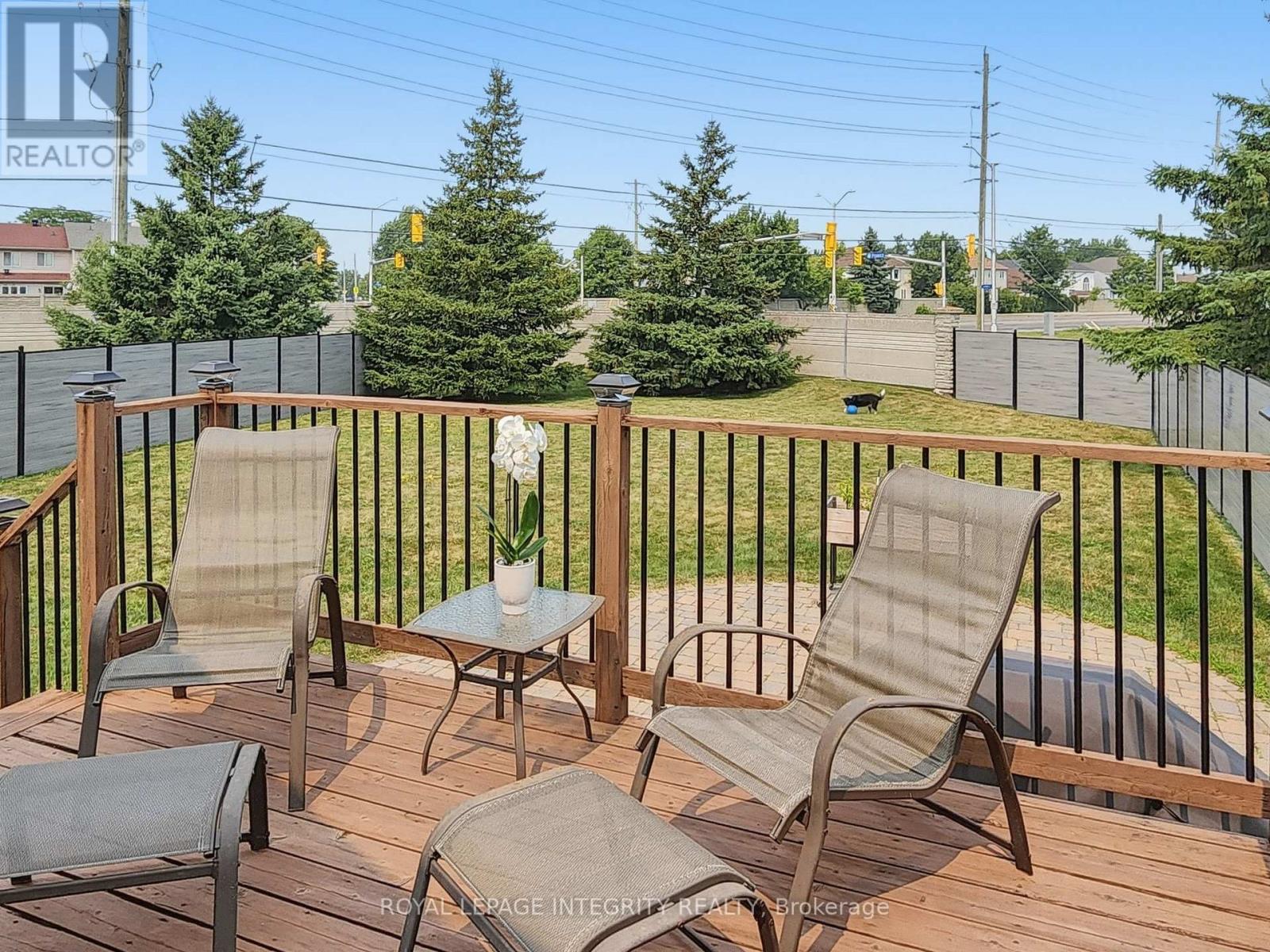 1033 Markwick Crescent