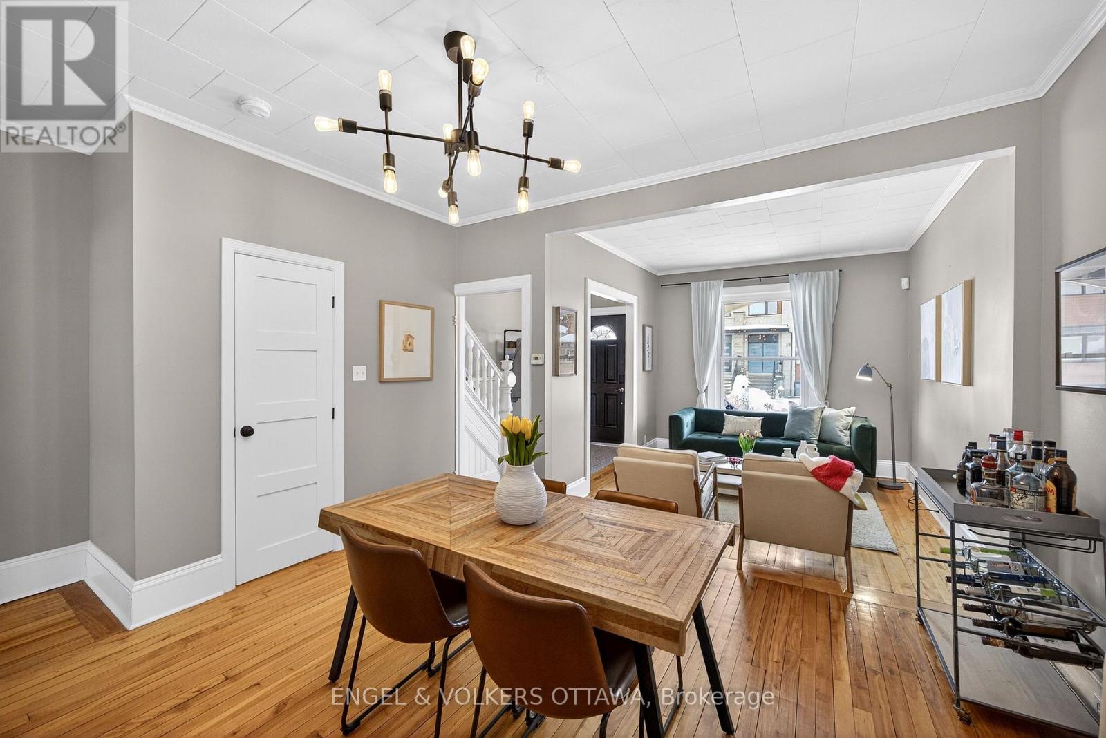 27 King George Street