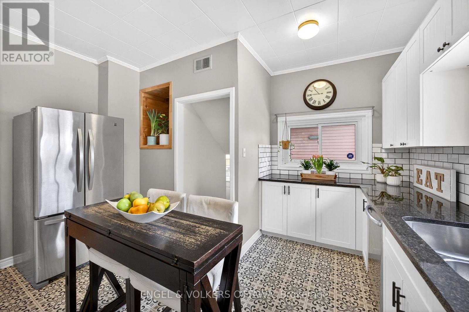 27 King George Street