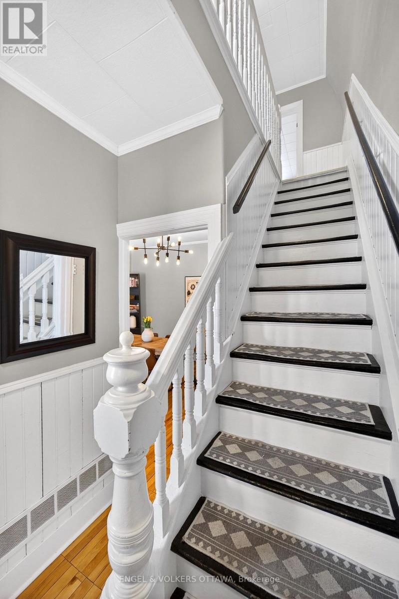 27 King George Street