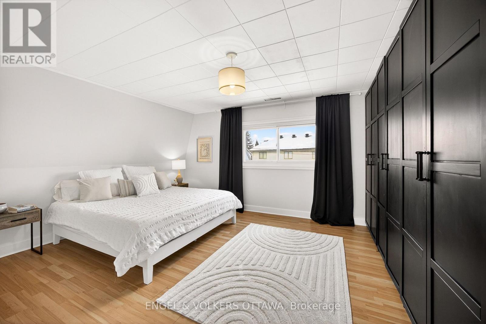 27 King George Street