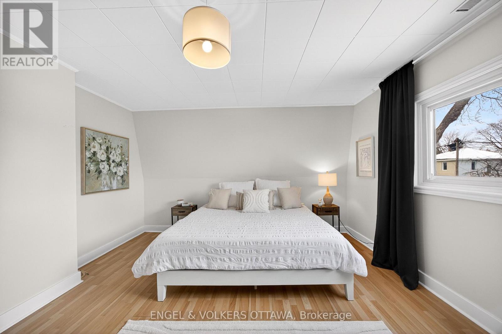 27 King George Street