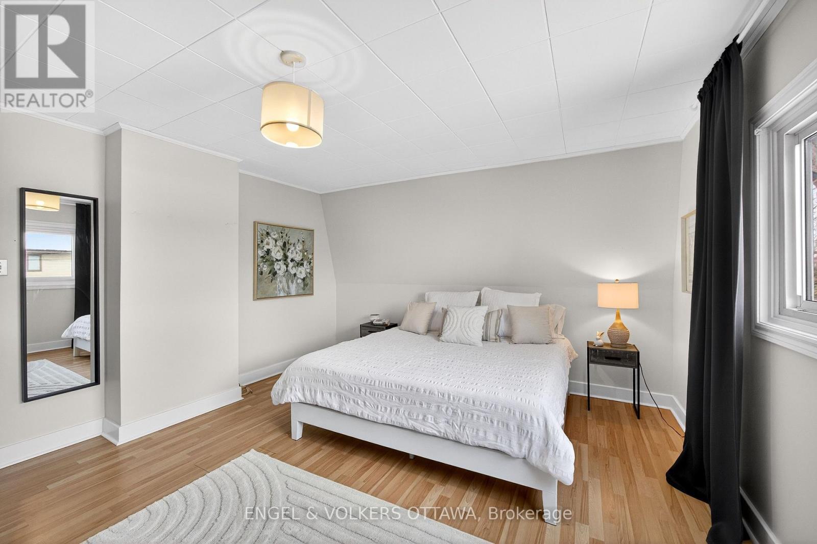 27 King George Street