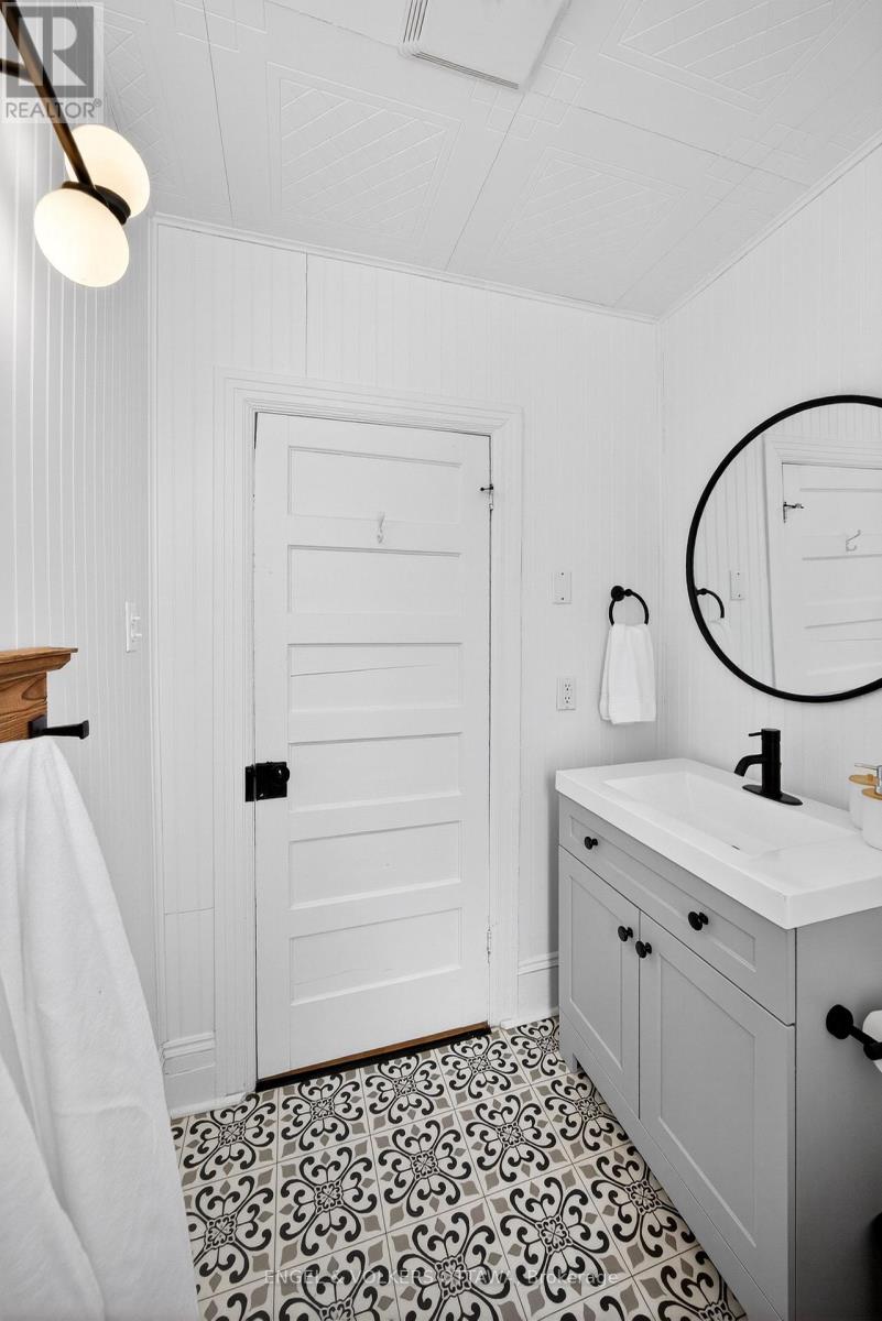 27 King George Street