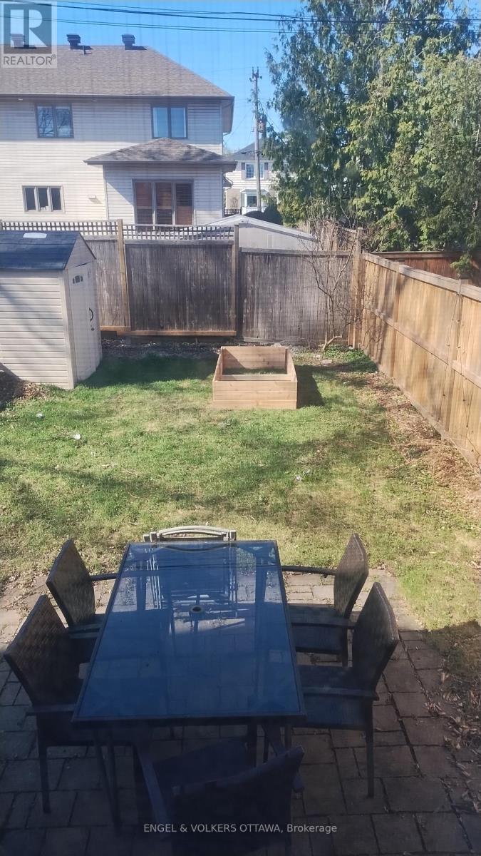 27 King George Street