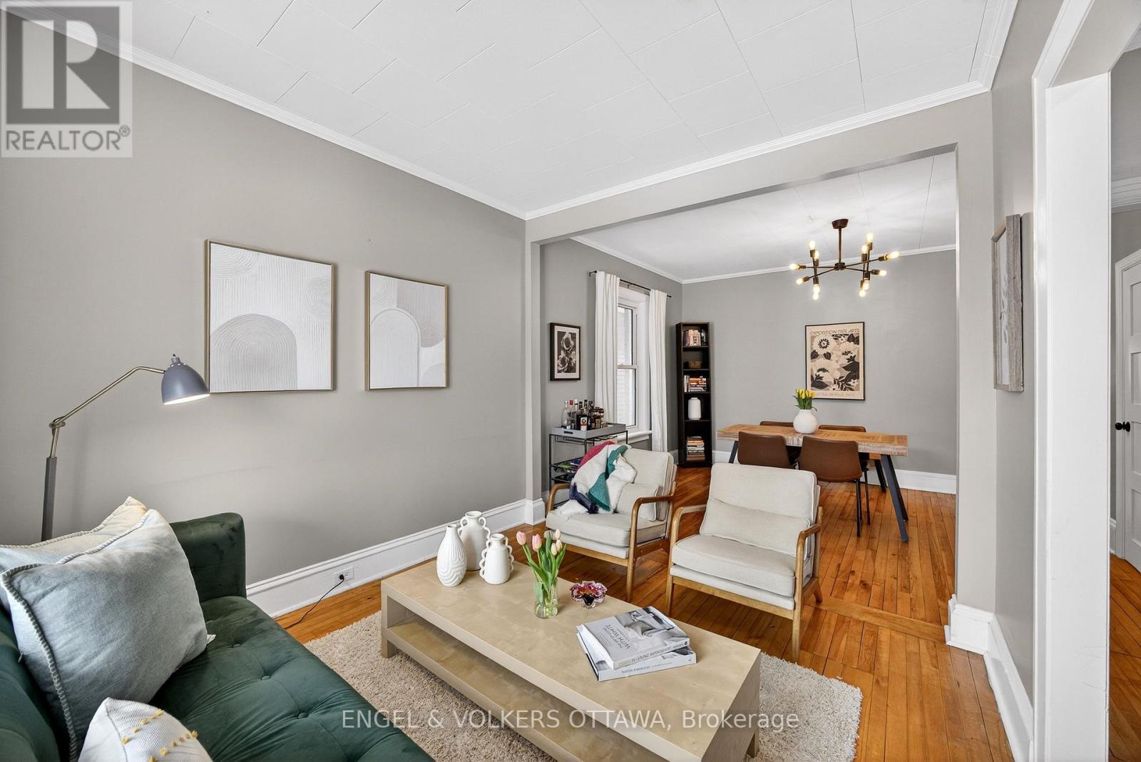 27 King George Street