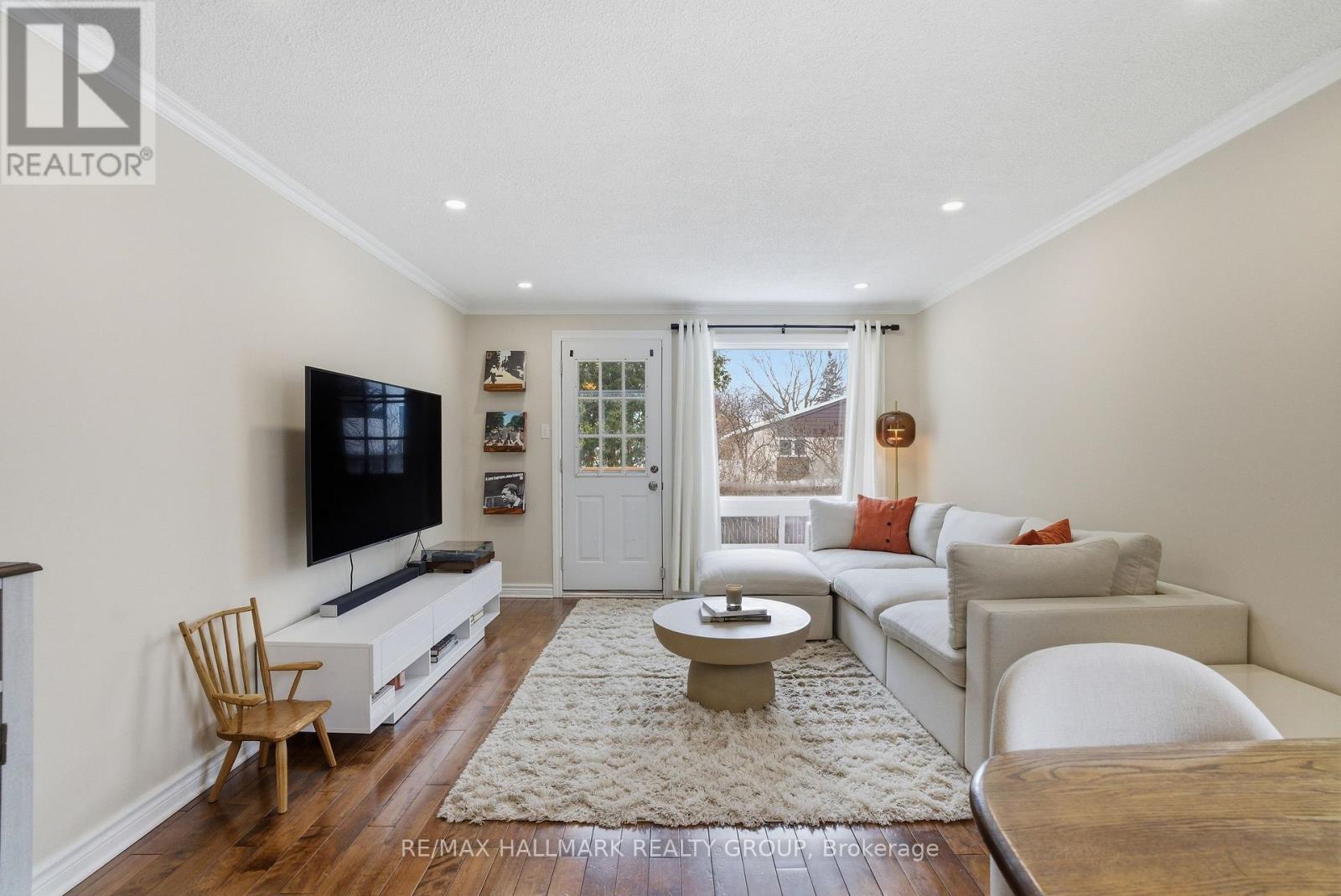 24 Binscarth Crescent