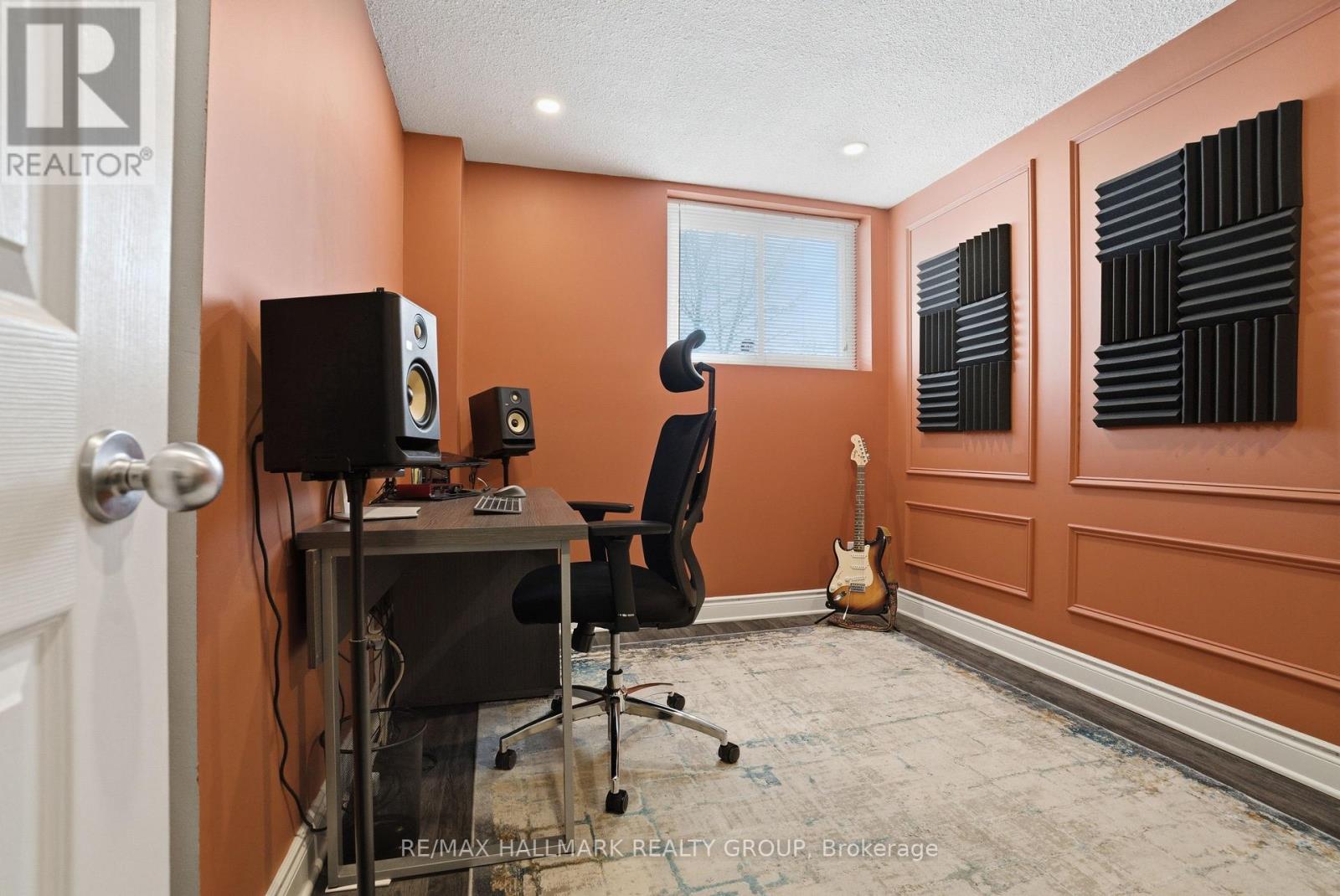 24 Binscarth Crescent