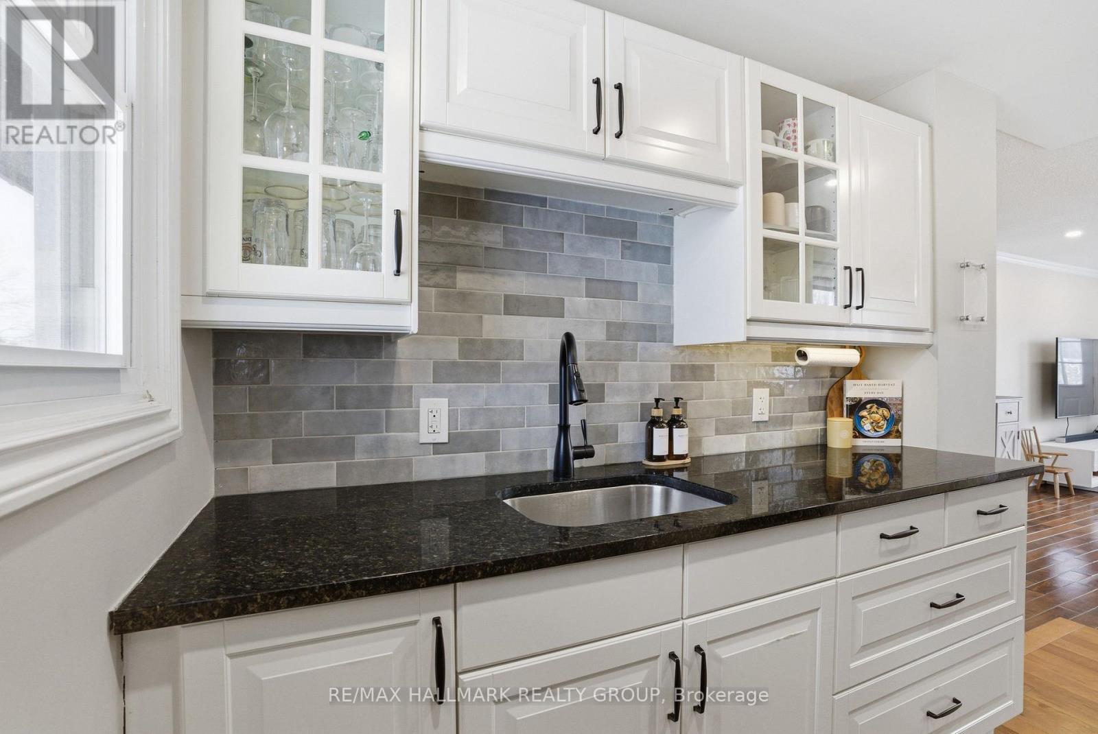 24 Binscarth Crescent