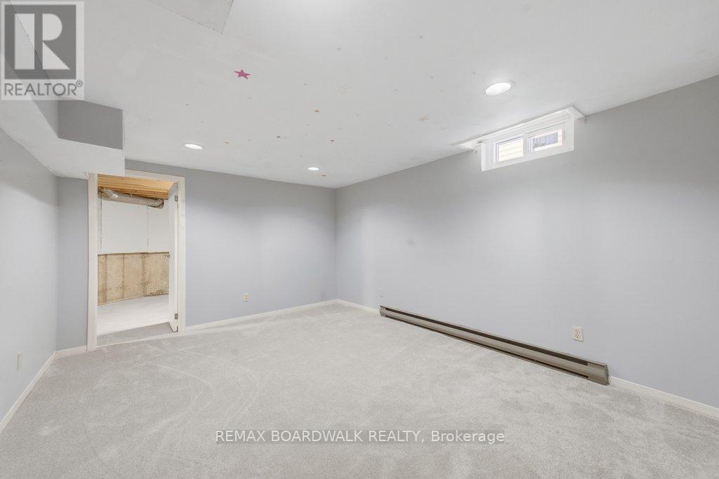 1707 Des Perdrix Crescent