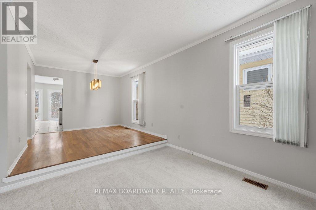 1707 Des Perdrix Crescent