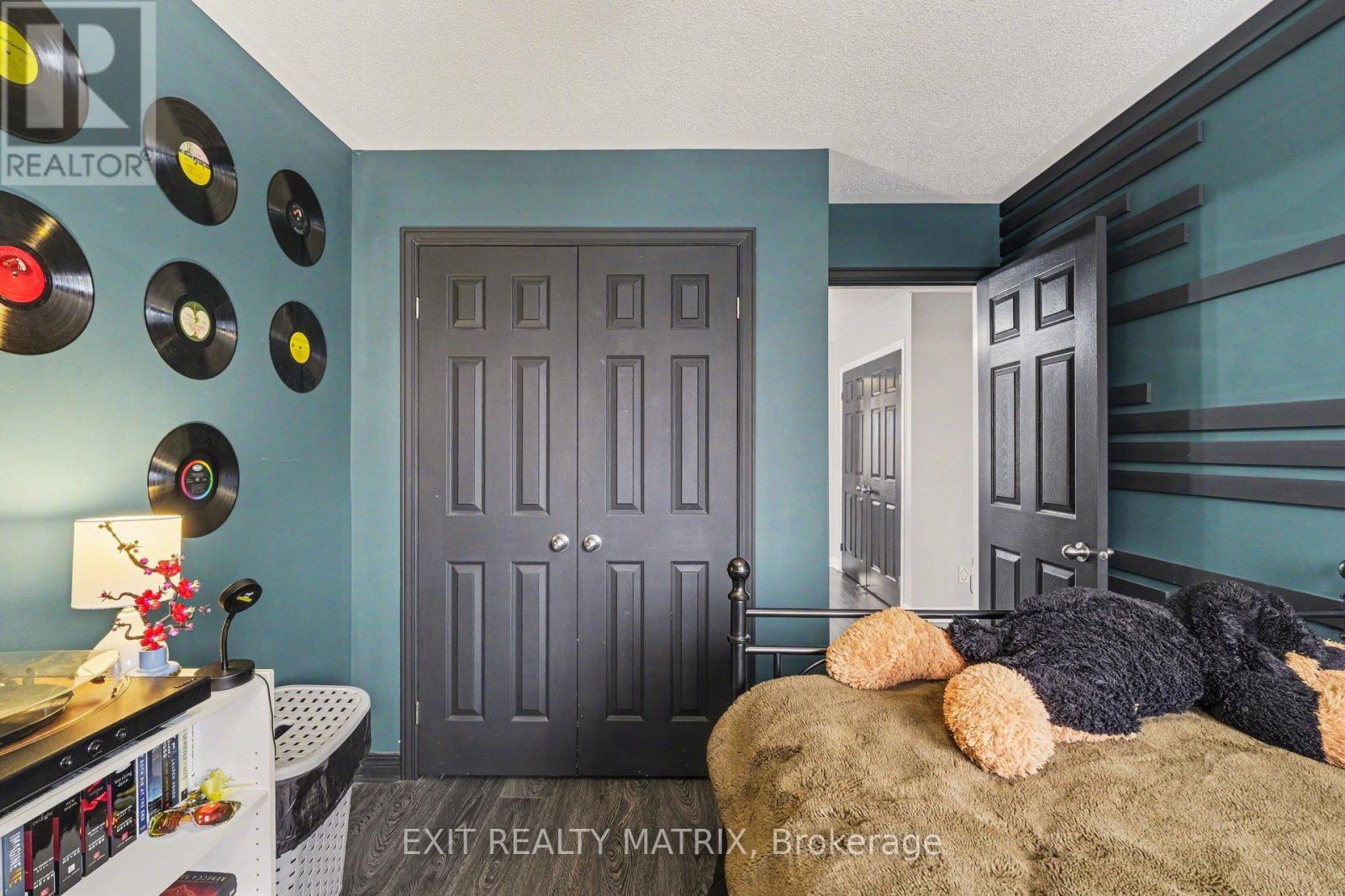 65 Locheland Crescent