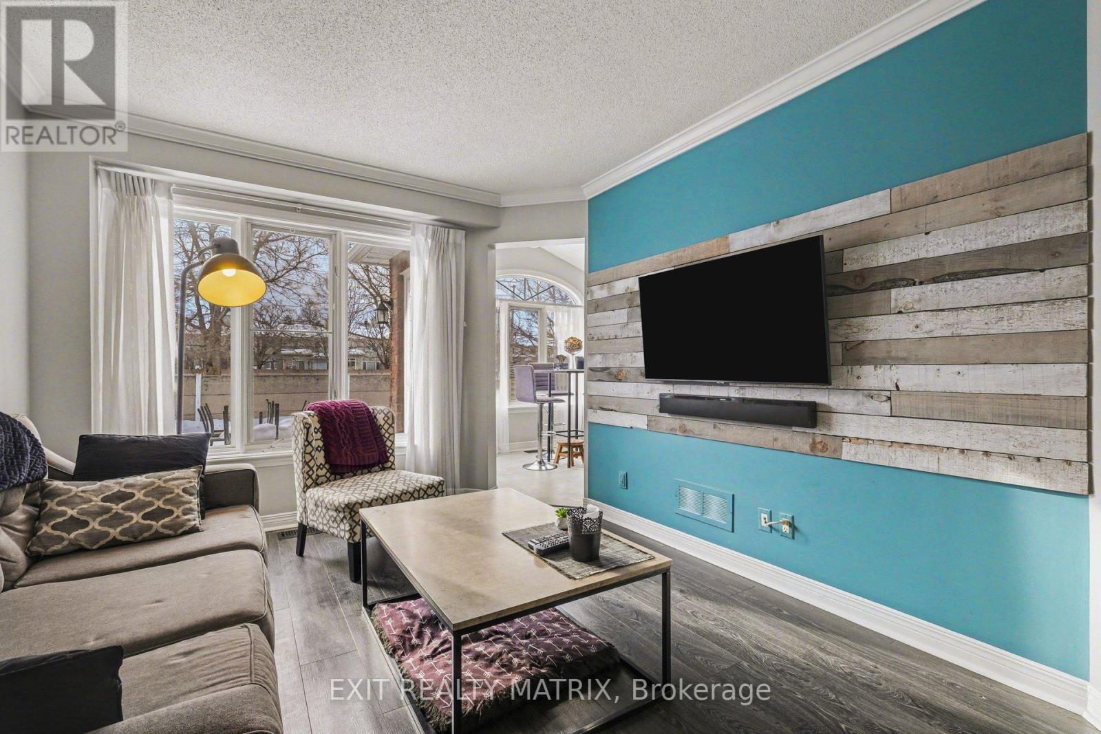 65 Locheland Crescent