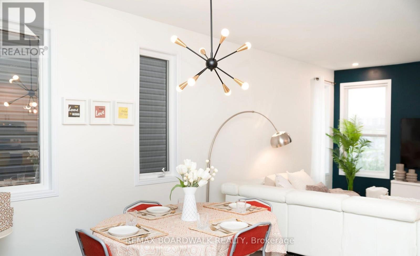 302 Haliburton Heights