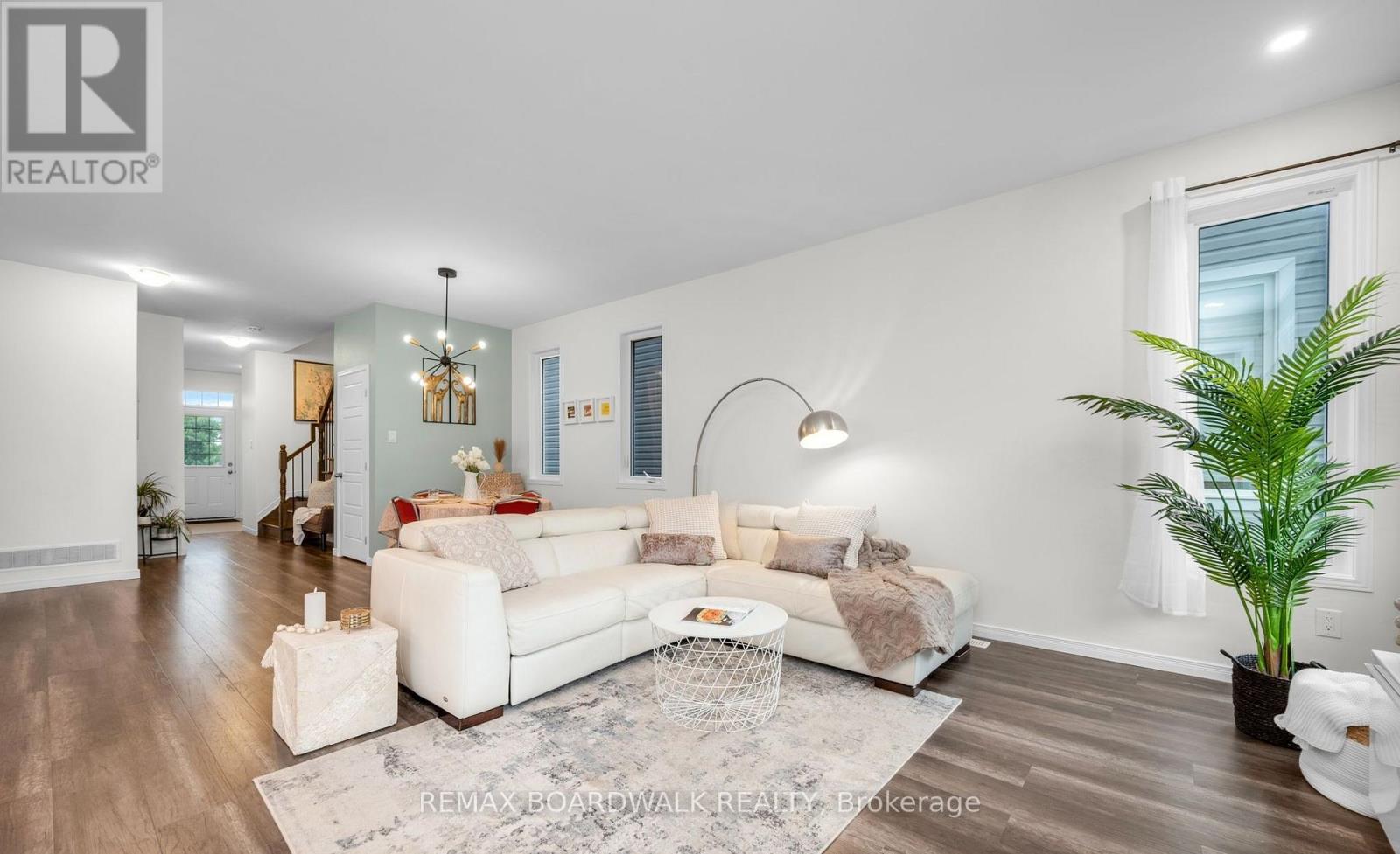 302 Haliburton Heights