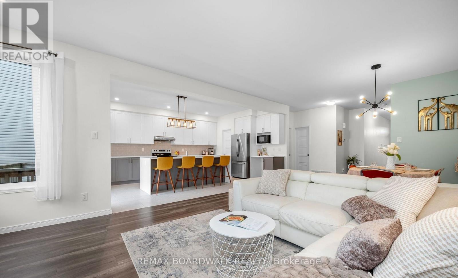 302 Haliburton Heights