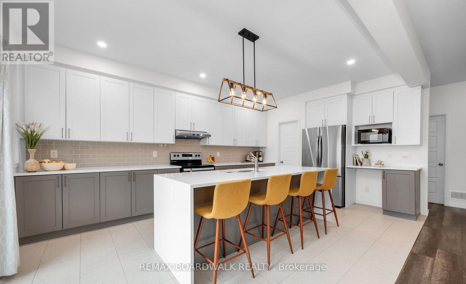 302 Haliburton Heights