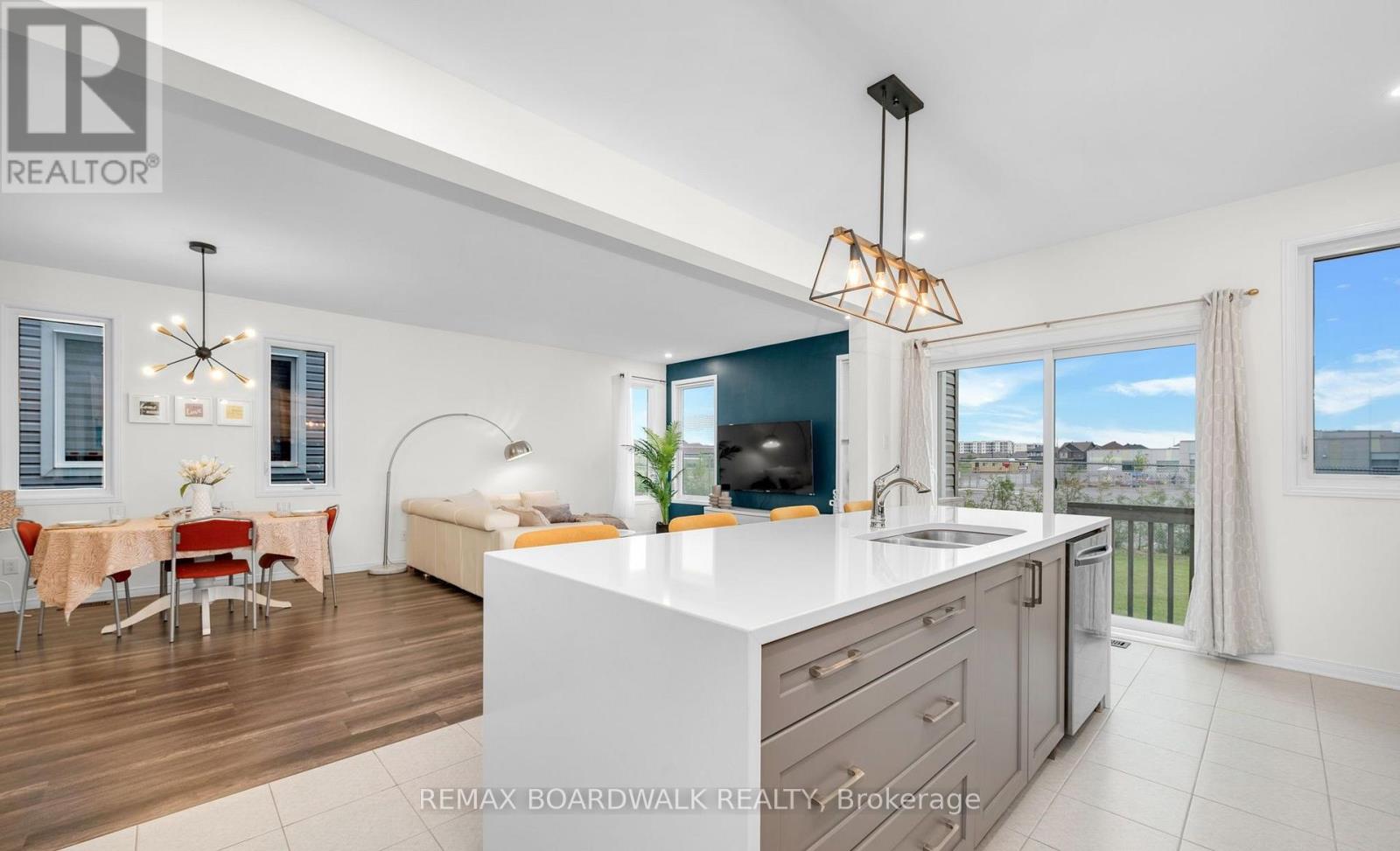 302 Haliburton Heights