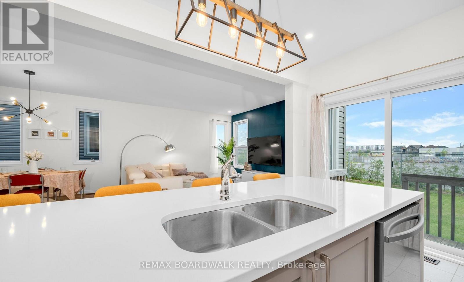 302 Haliburton Heights