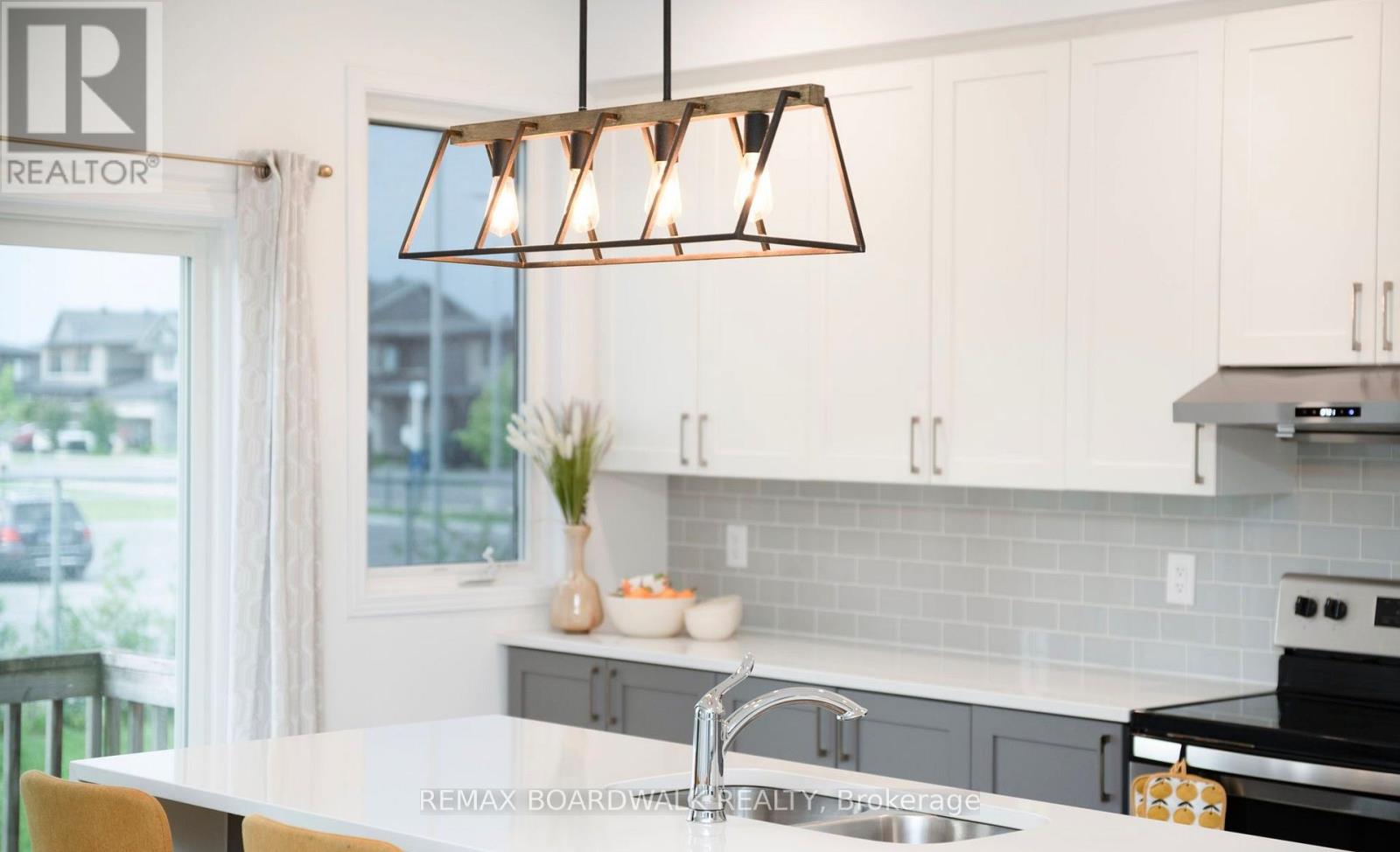 302 Haliburton Heights