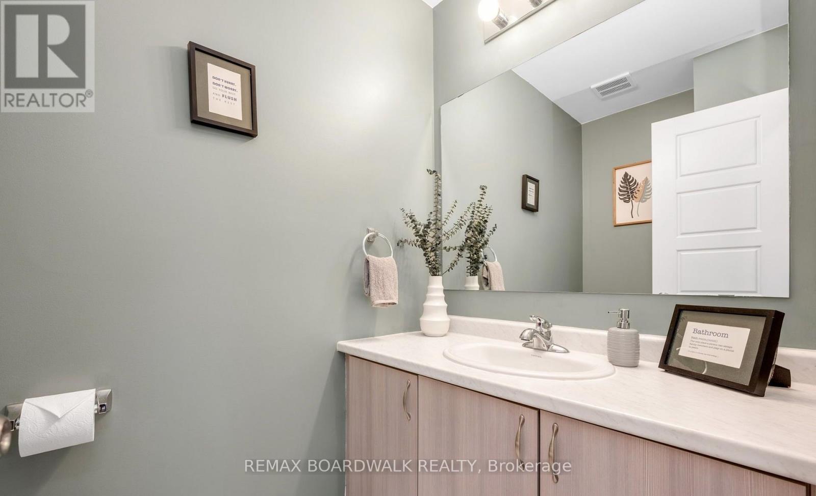 302 Haliburton Heights