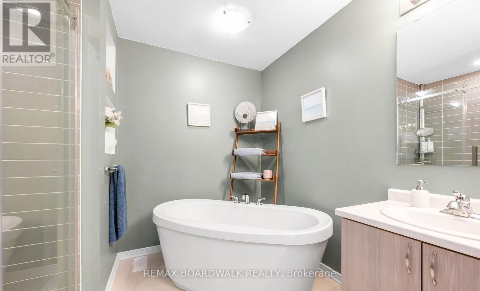 302 Haliburton Heights