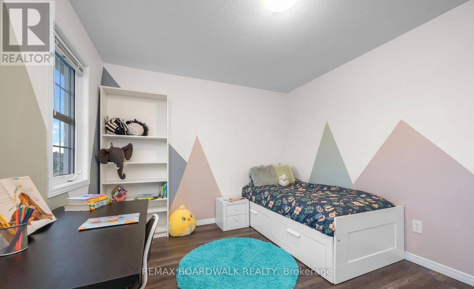 302 Haliburton Heights