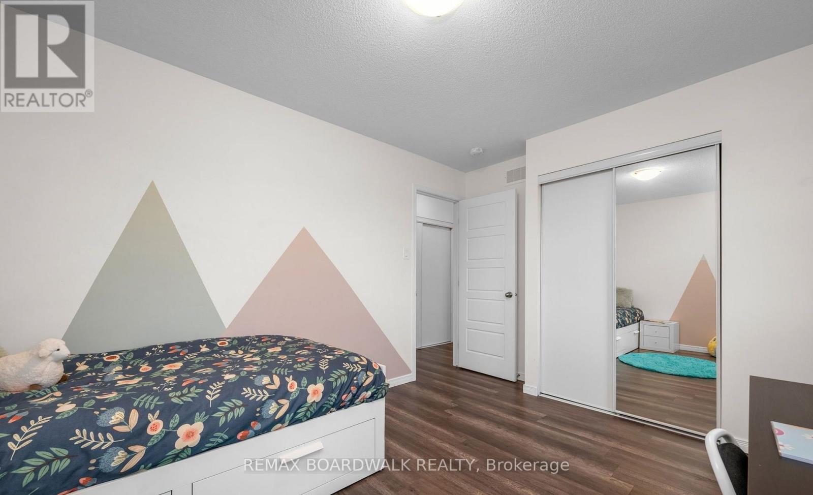 302 Haliburton Heights