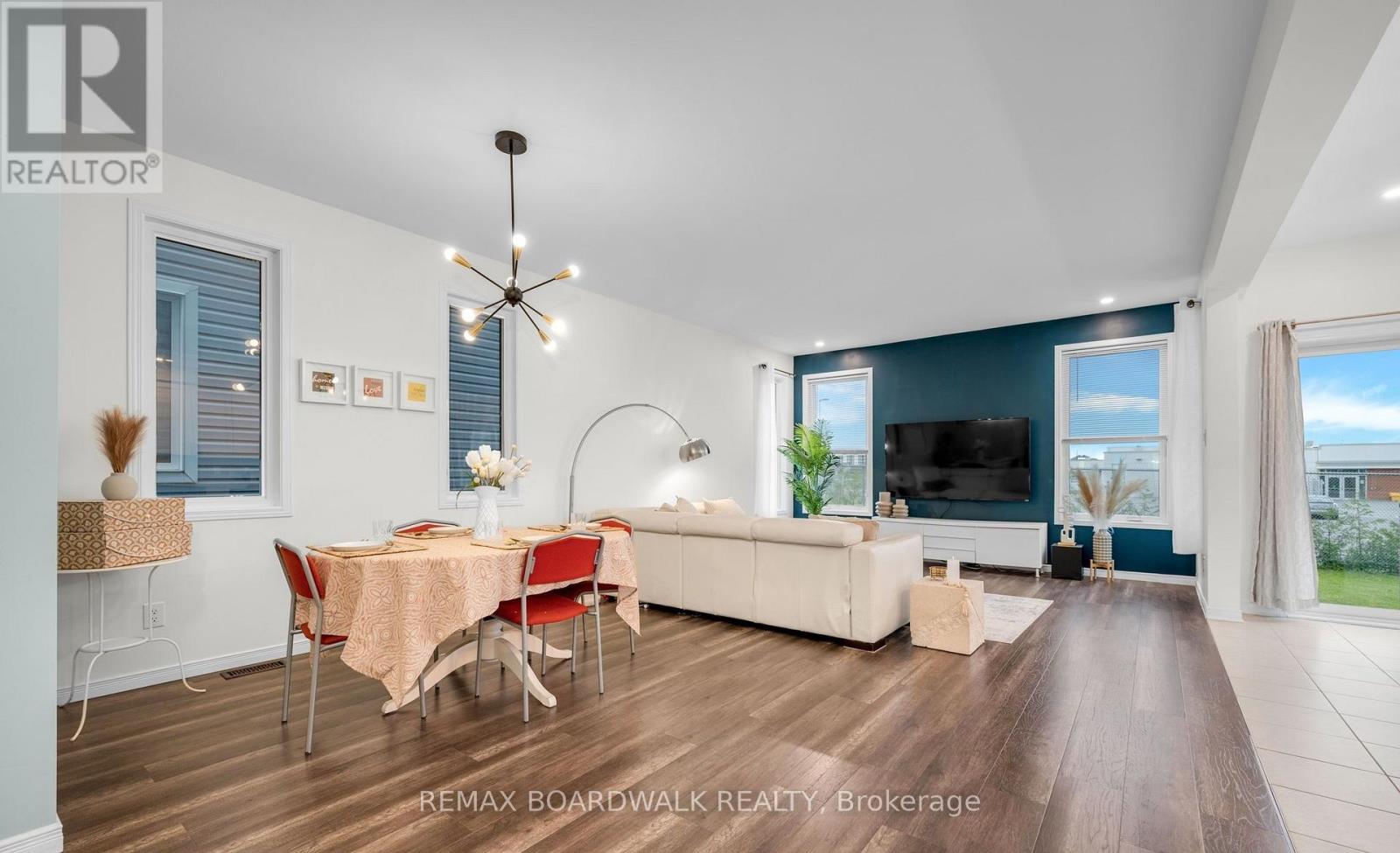 302 Haliburton Heights