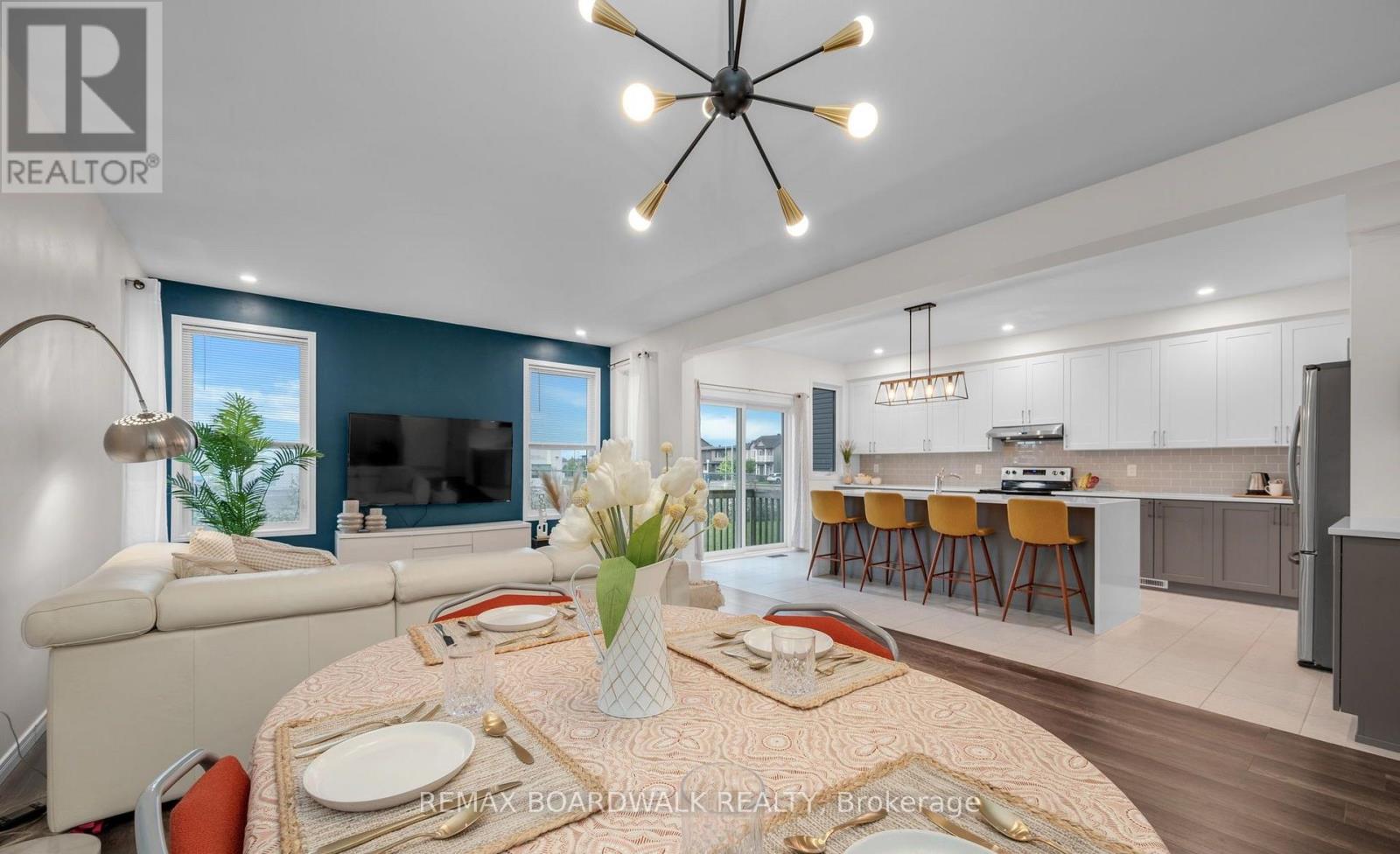 302 Haliburton Heights