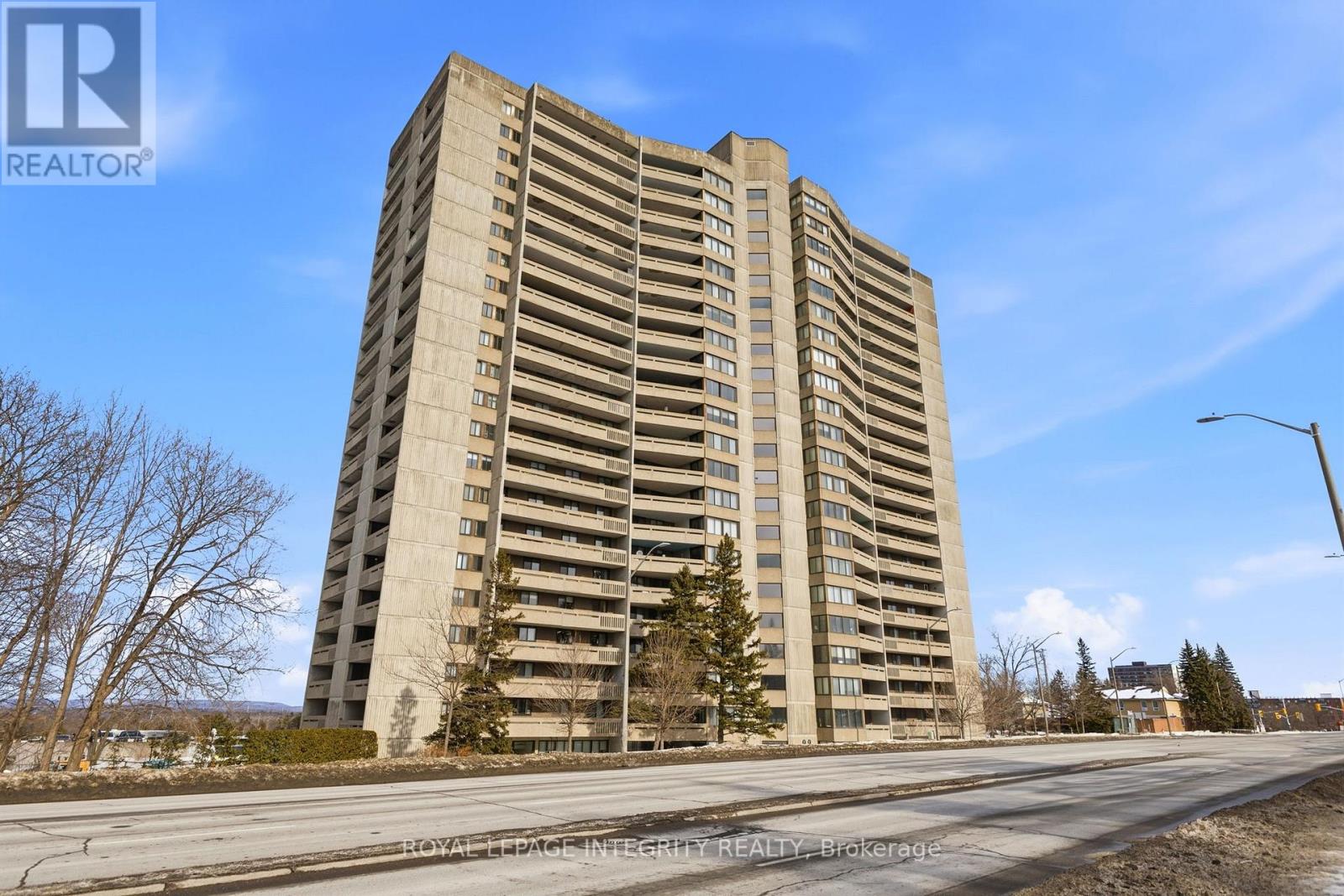 510 - 415 Greenview Avenue