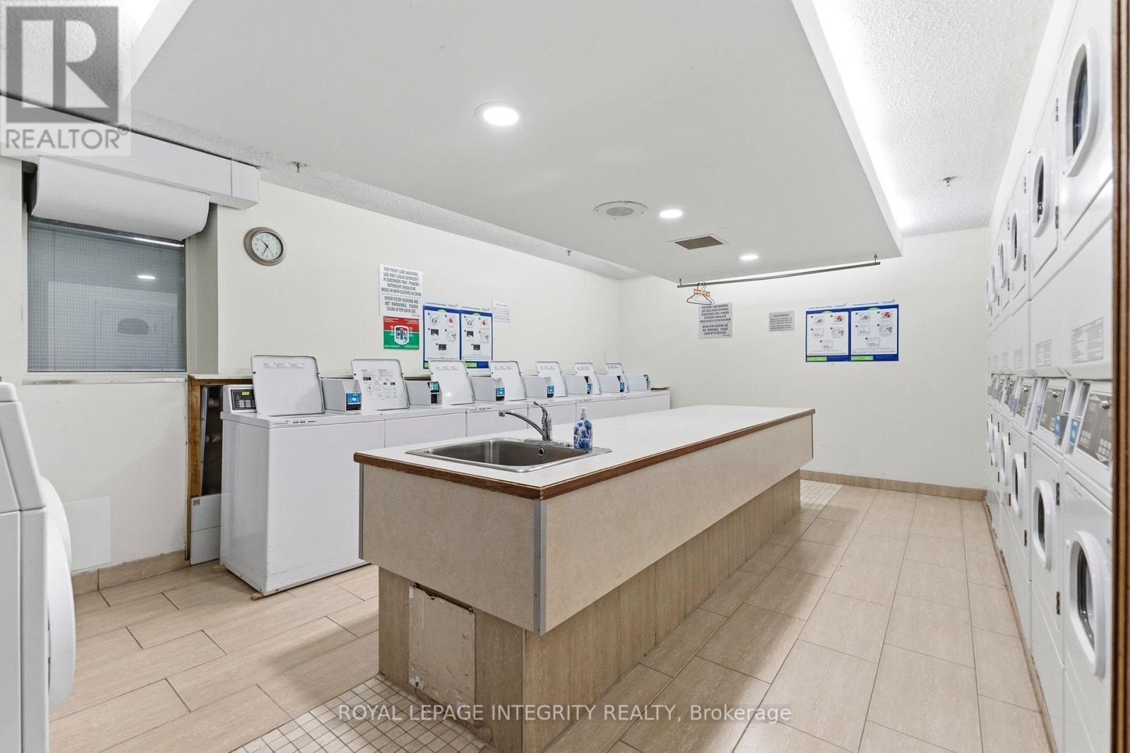 510 - 415 Greenview Avenue