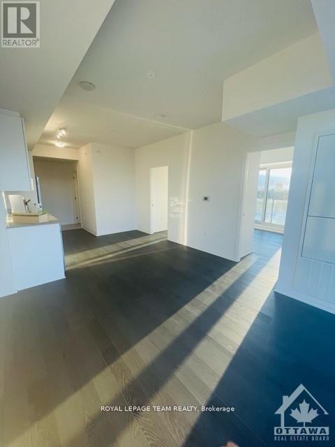 1502 - 805 Carling Avenue