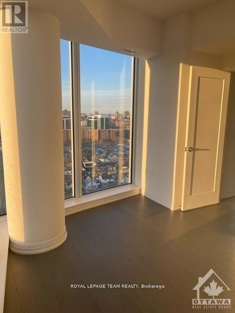 1502 - 805 Carling Avenue