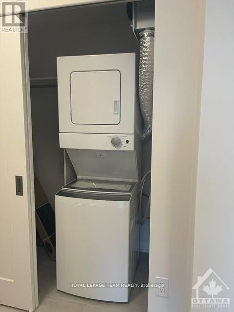 1502 - 805 Carling Avenue