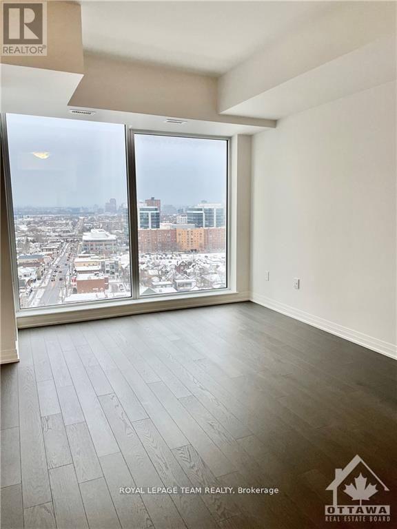 1502 - 805 Carling Avenue