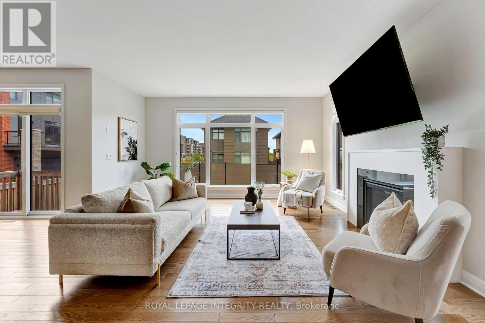 885 Moses Tennisco Street