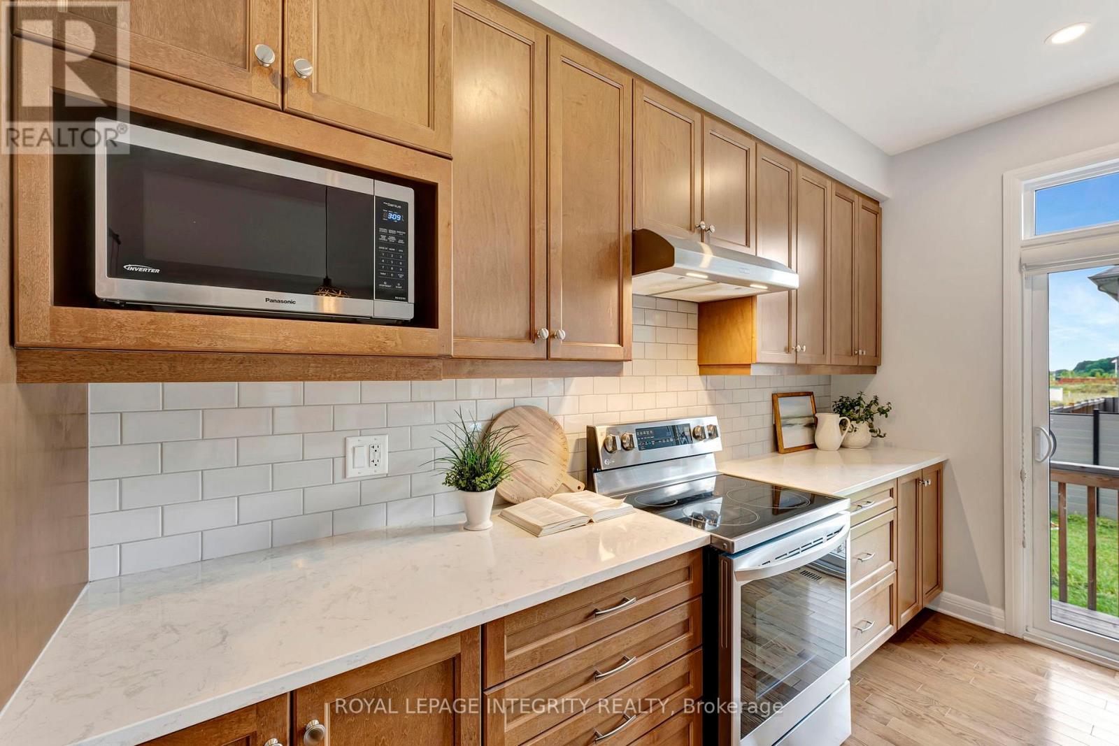 885 Moses Tennisco Street