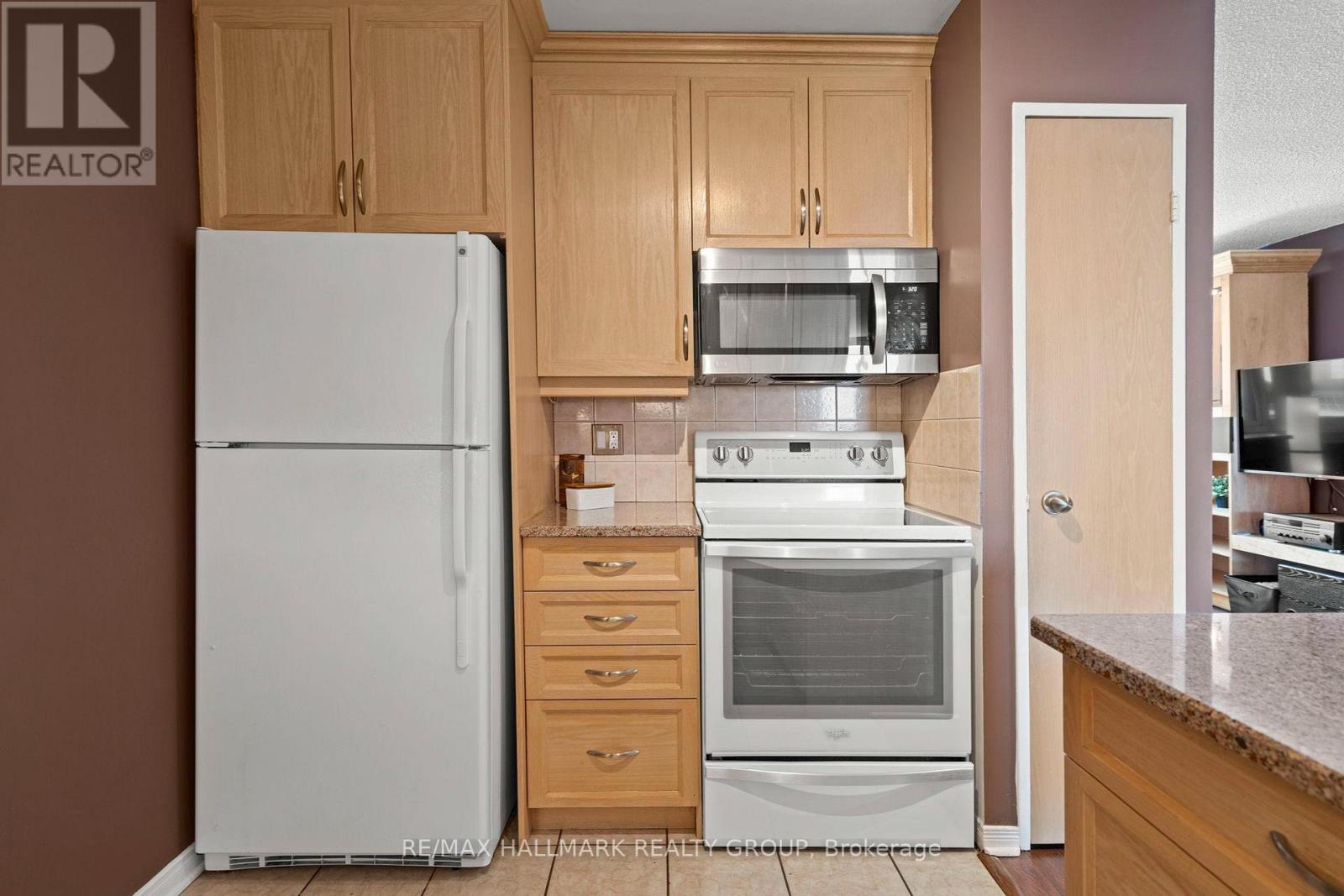 2301 - 500 Laurier Avenue W