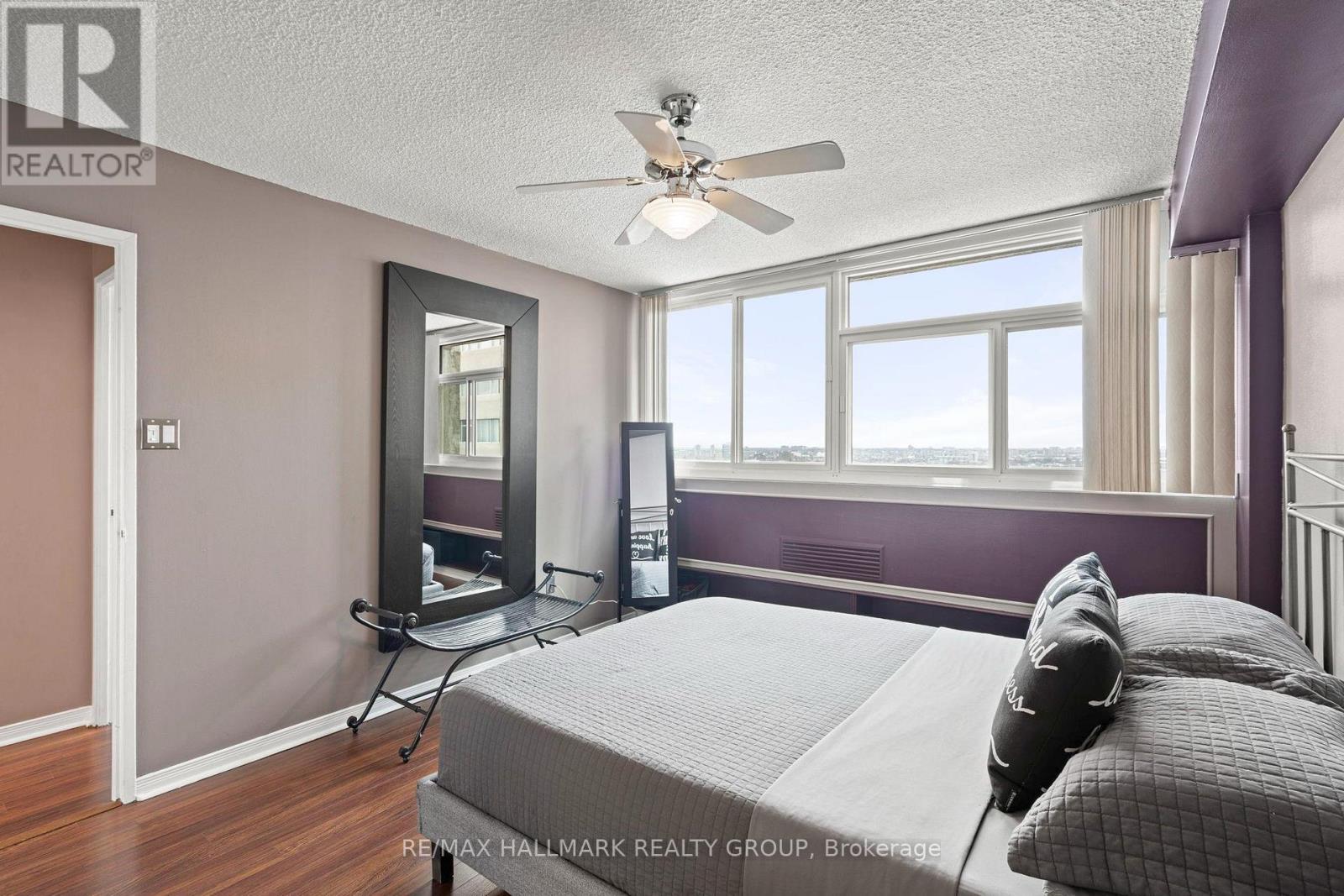 2301 - 500 Laurier Avenue W