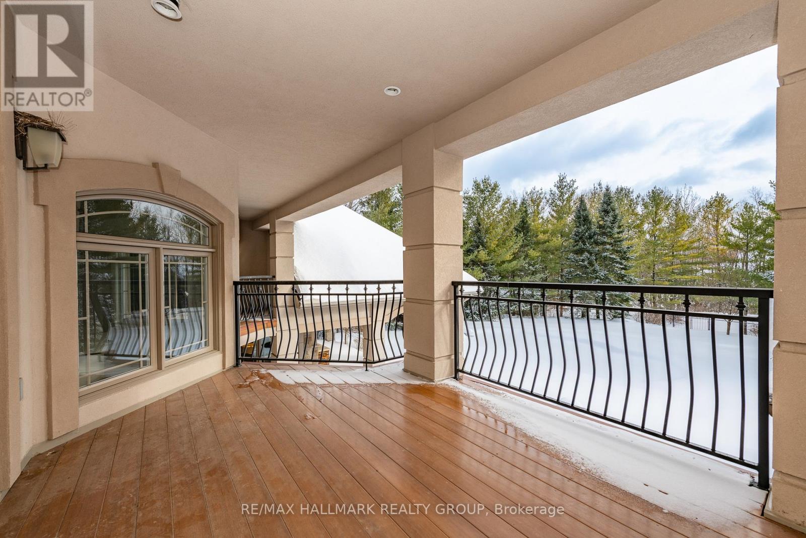 5800 Queenscourt Crescent