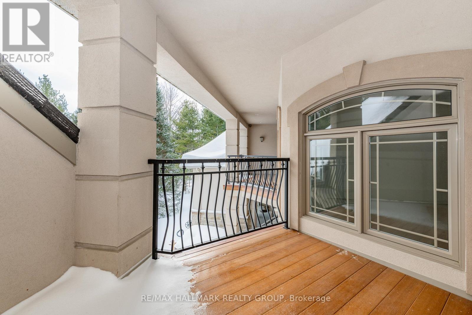 5800 Queenscourt Crescent