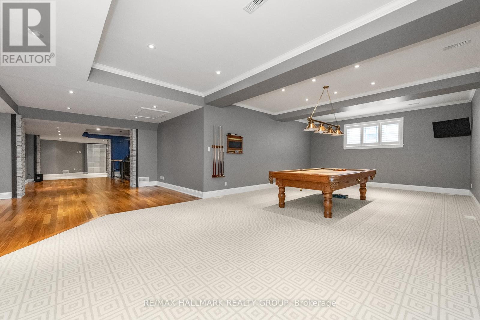 5800 Queenscourt Crescent