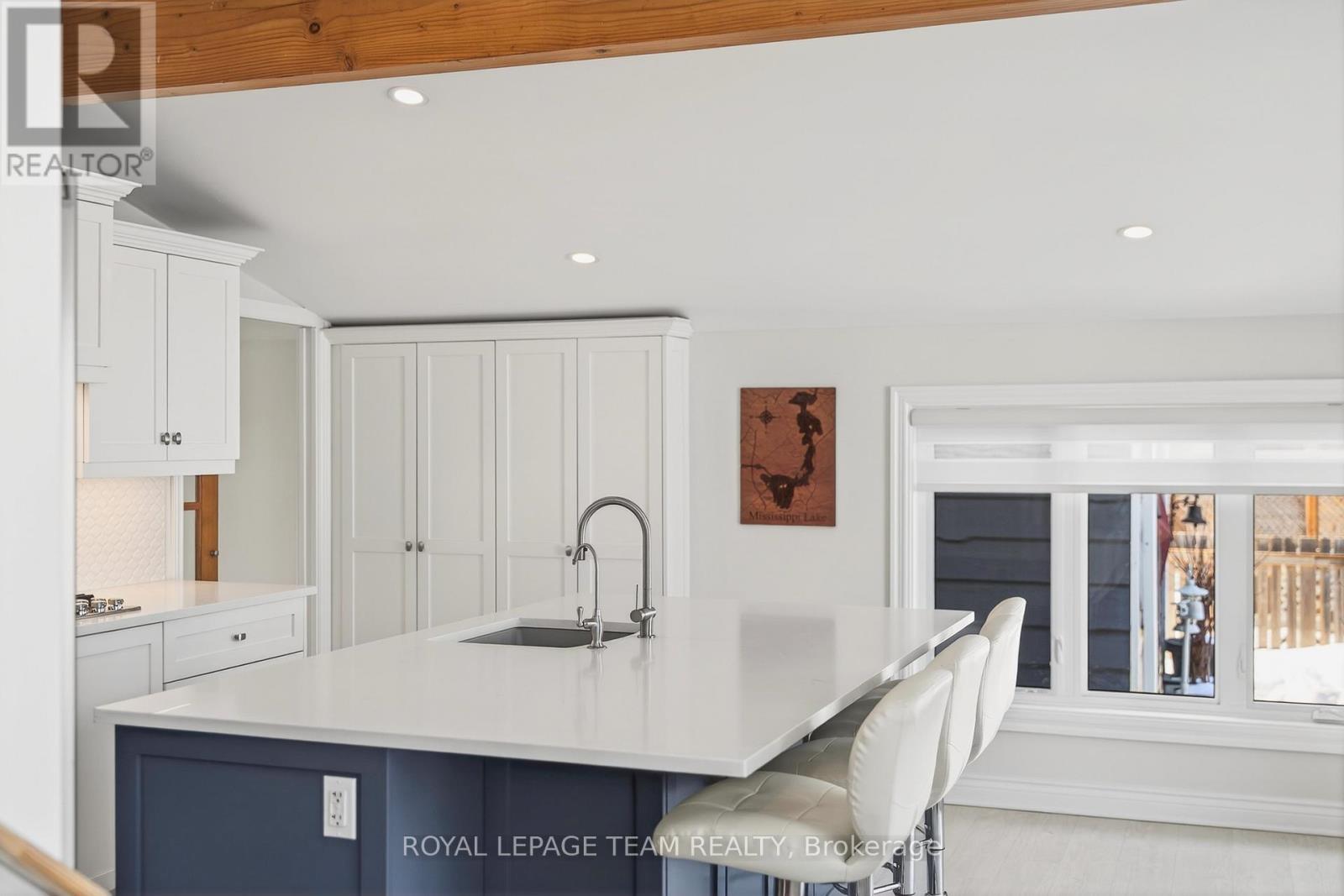 128 Grasshopper Point Road