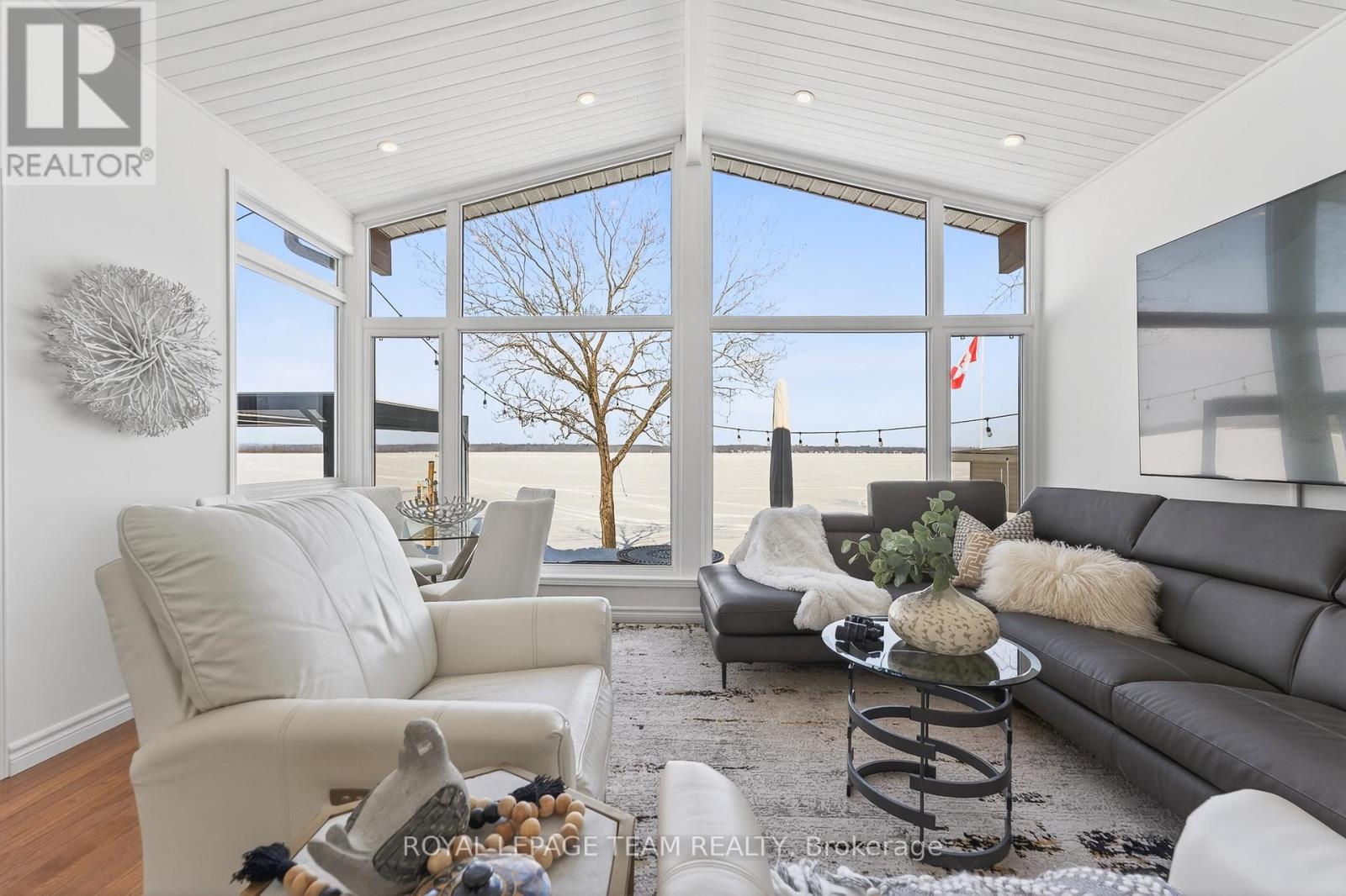 128 Grasshopper Point Road