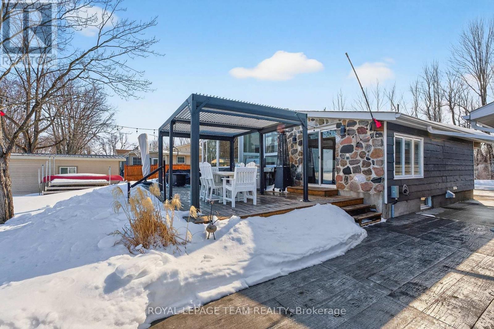 128 Grasshopper Point Road