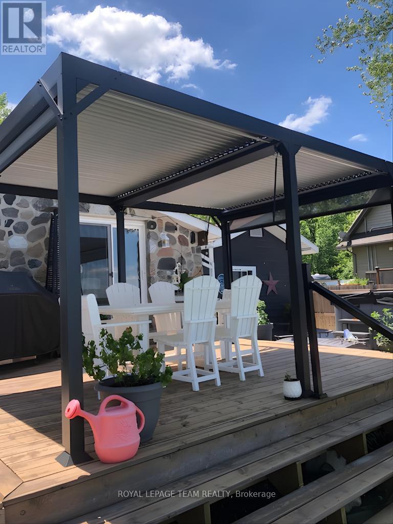 128 Grasshopper Point Road